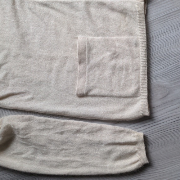 100% cashmere size M cream colored button up sweater pockets on front - Picture 7 of 13
